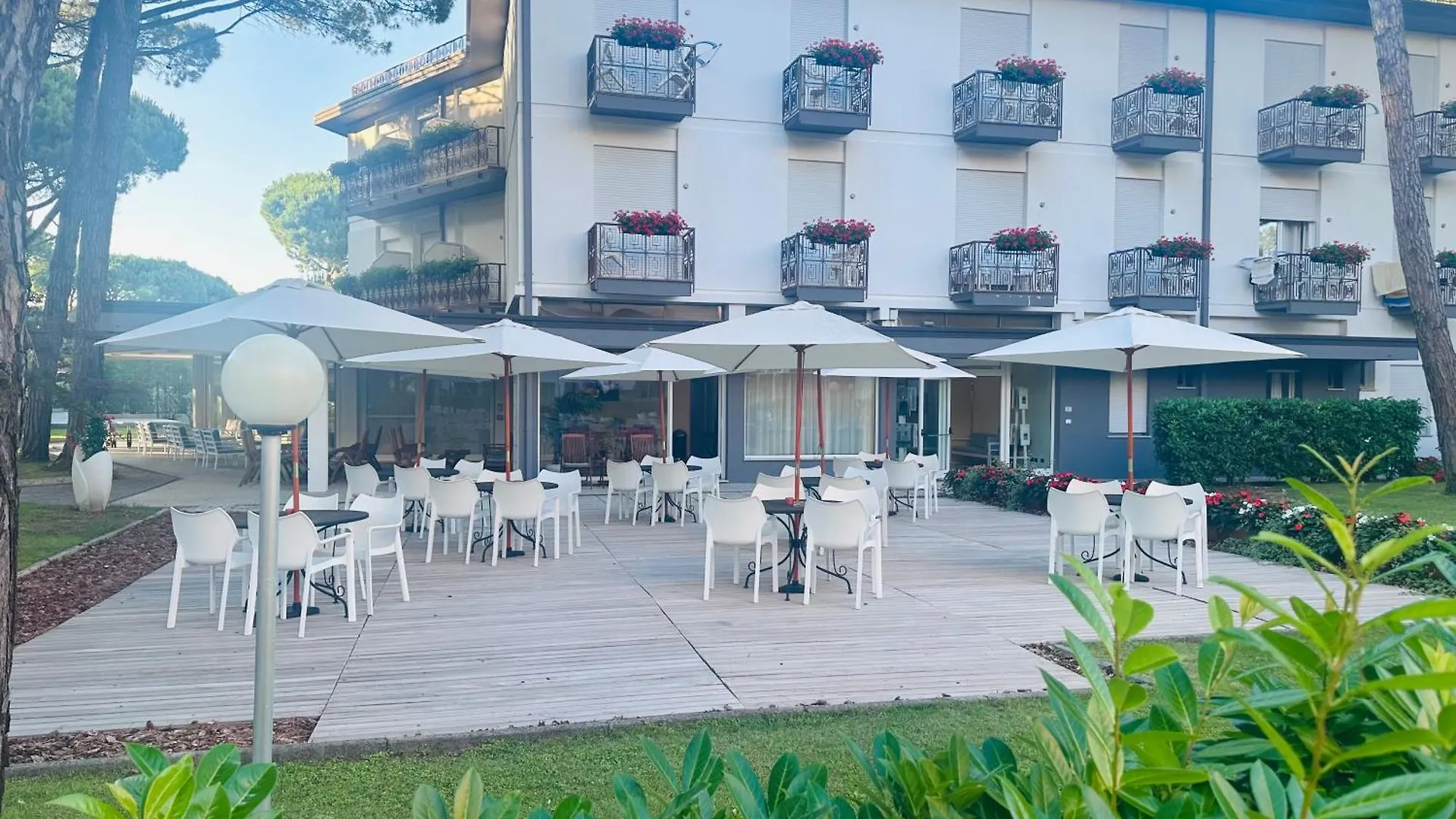 Hotel Laura Бибионе Италия